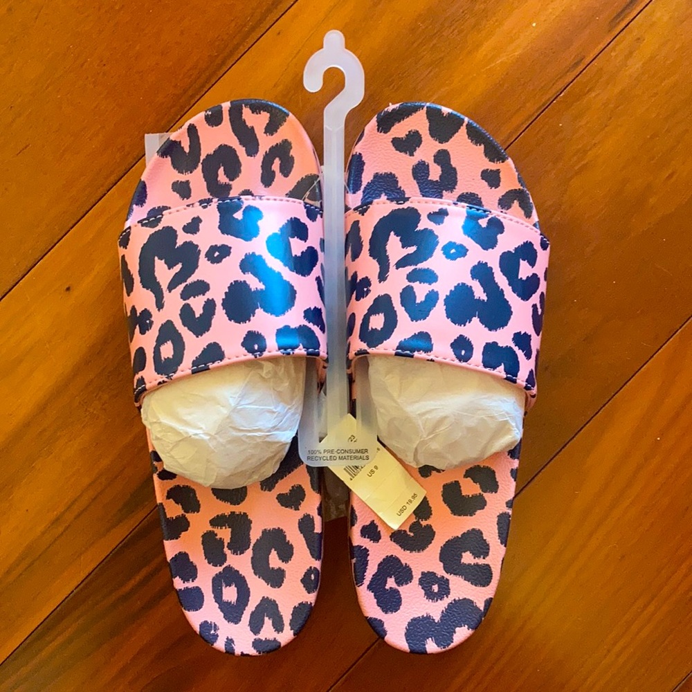 AE Pool Slippers